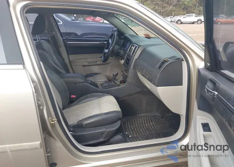 2005 Chrysler 300 Touring z USA, uszkodzony, nr VIN 2C3JA53G85H573663